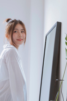 两只小兔子被吸得红肿